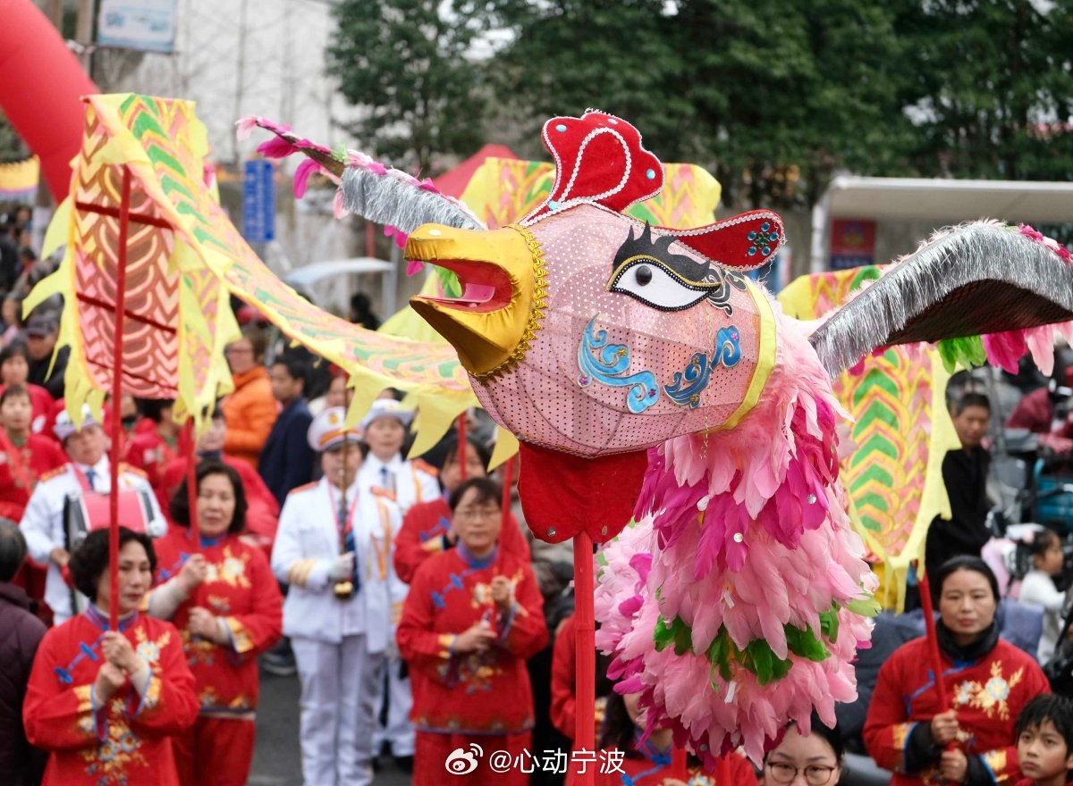 数万人围观慈溪年味天花板 2月28日（正月十二），慈溪观海卫镇举办第十五届浙东都