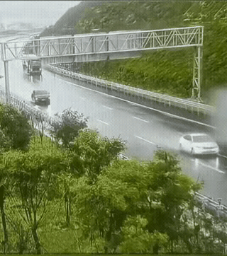 哪怕慢一秒就是阴阳两隔～