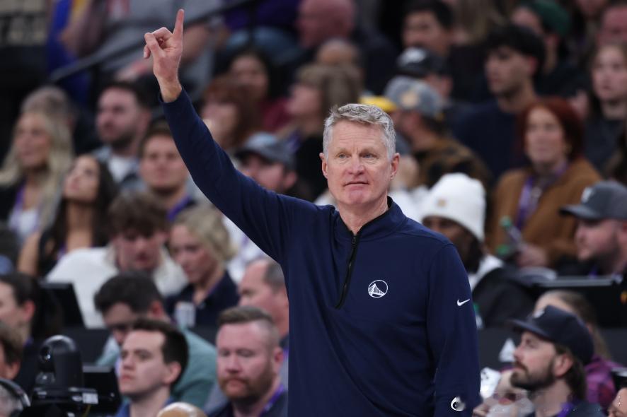 今天，勇士主教练科尔在训练后接受了采访。谈到波尔津吉斯，他说：“他状态不错，全程