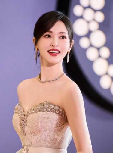 1.唐嫣特别要面子，都知道跟老公罗晋的感情破裂，但在好友面前，她会装出一副老公很
