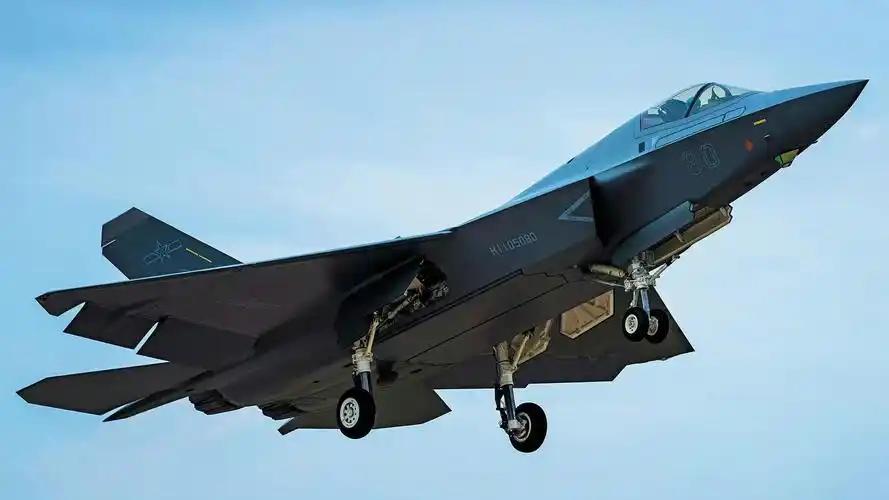 美军F-35C击落伊朗无人机，赢了面子输了里子，五角大楼这回真怕了
 
美军最先