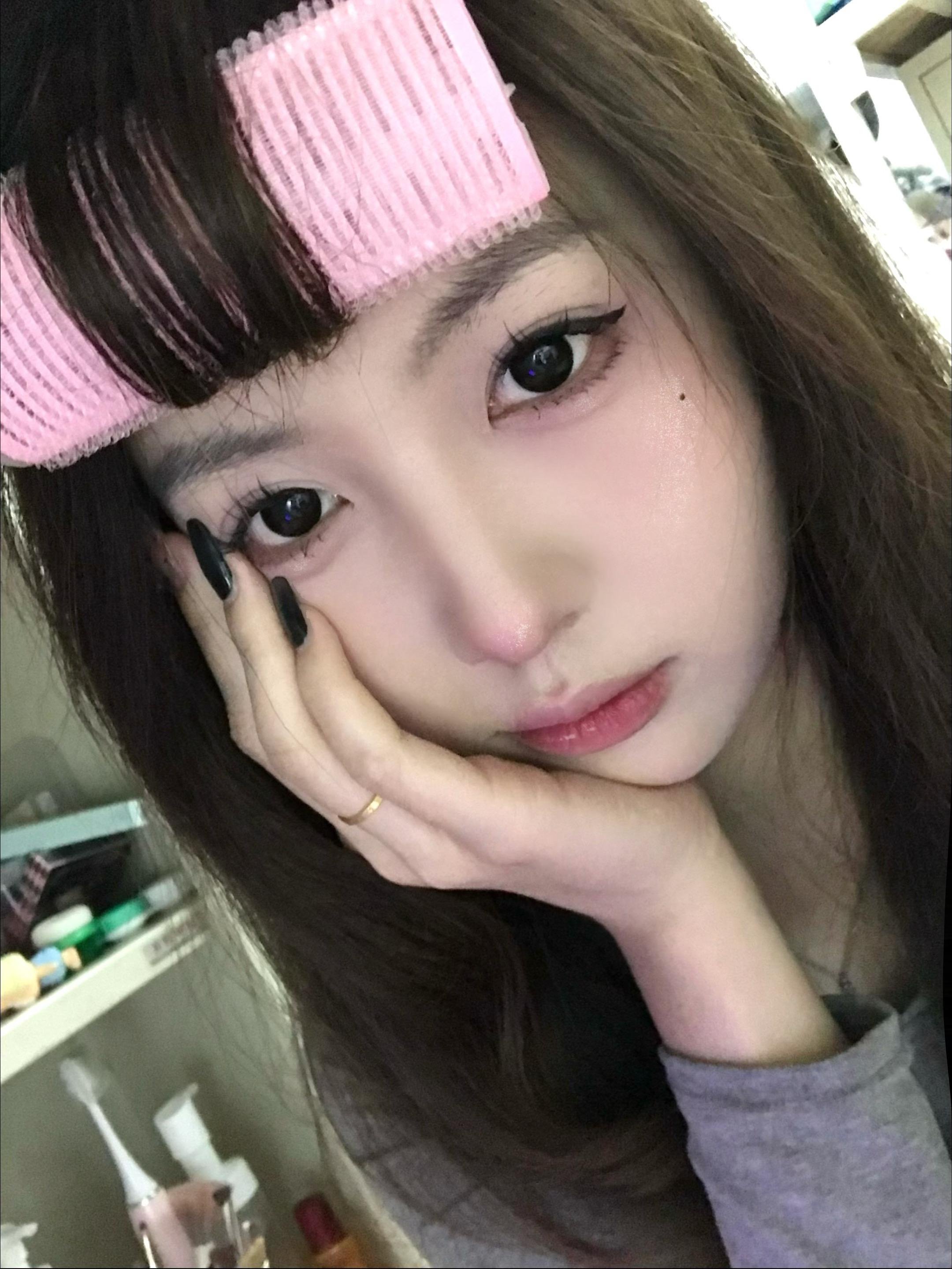 好想拿红线在我们两之间系个死结 你会挣扎吗 会惊讶吗 会气急败坏吗 还...
