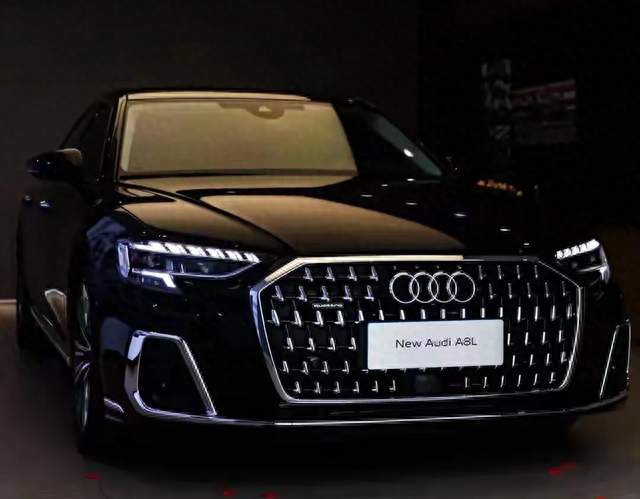 低调大佬座驾｜新款奥迪A8L，兼顾后排尊贵与自驾乐趣