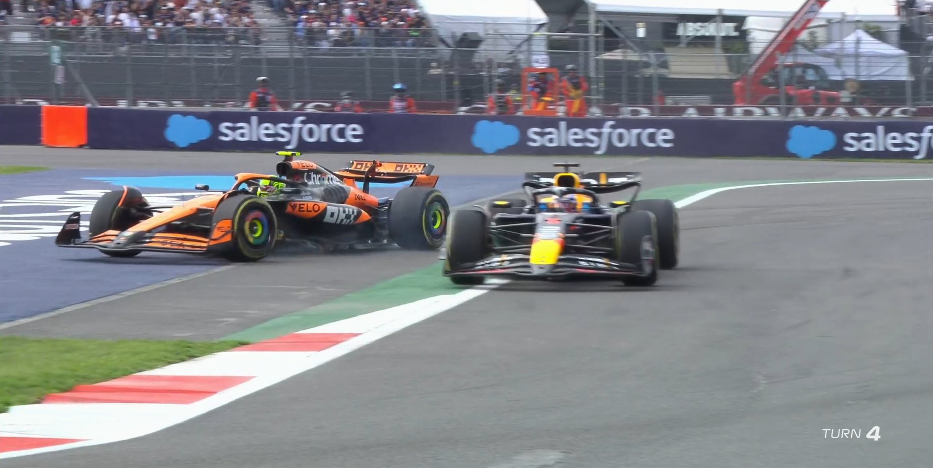 这次诺里斯在T4已经与维斯塔潘并排了，维斯塔潘出弯没有给诺里斯留足一个车身的空间