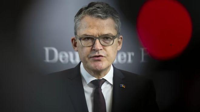 德国军事专家的一番话，引发国际舆论哗然！他直言，如今中国的军事力量已经强大到让美