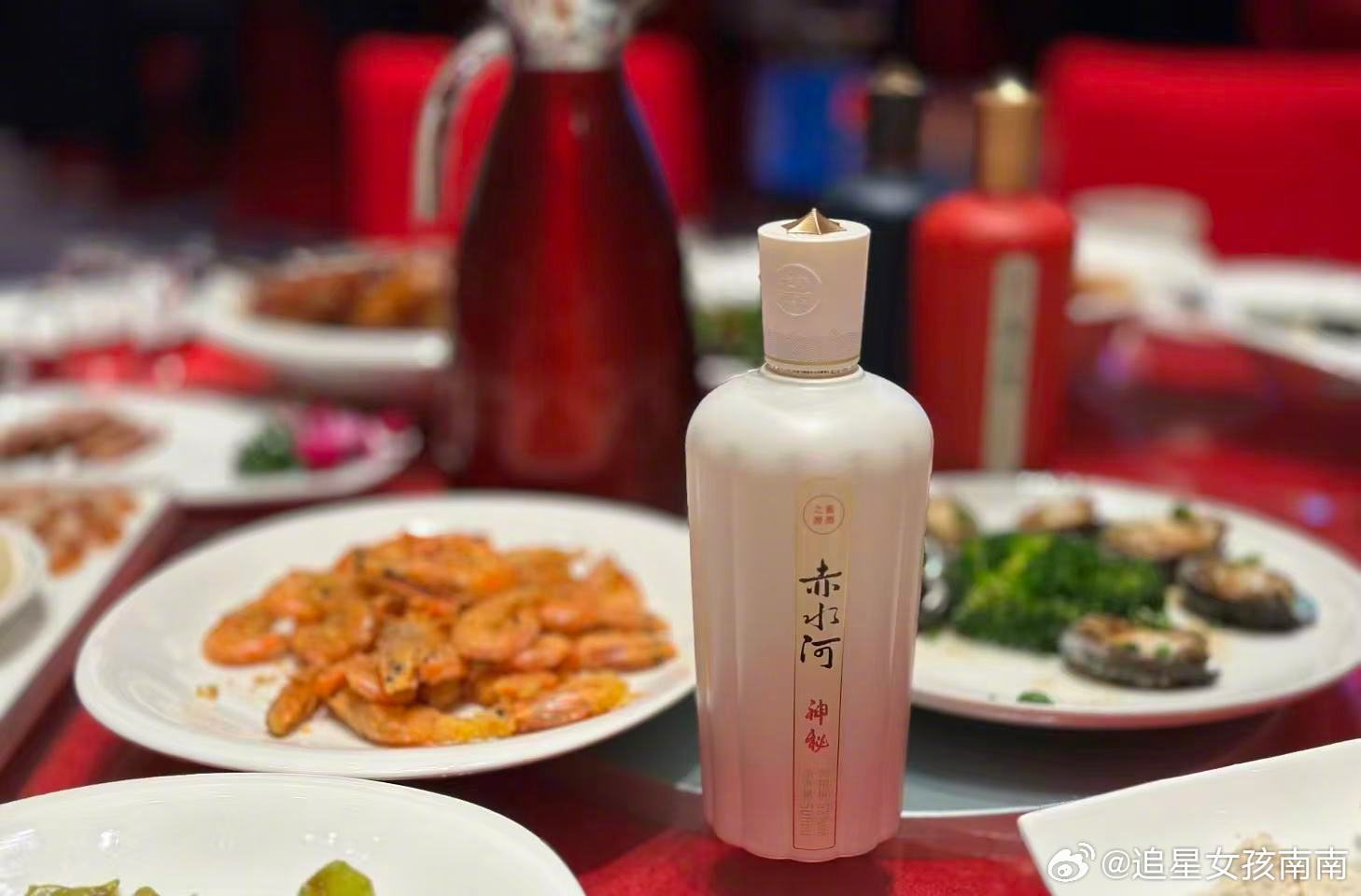 恭喜签约品牌代言人。接下来的日子里，双方将携手一起为好朋友们庆祝每一个美好时刻！