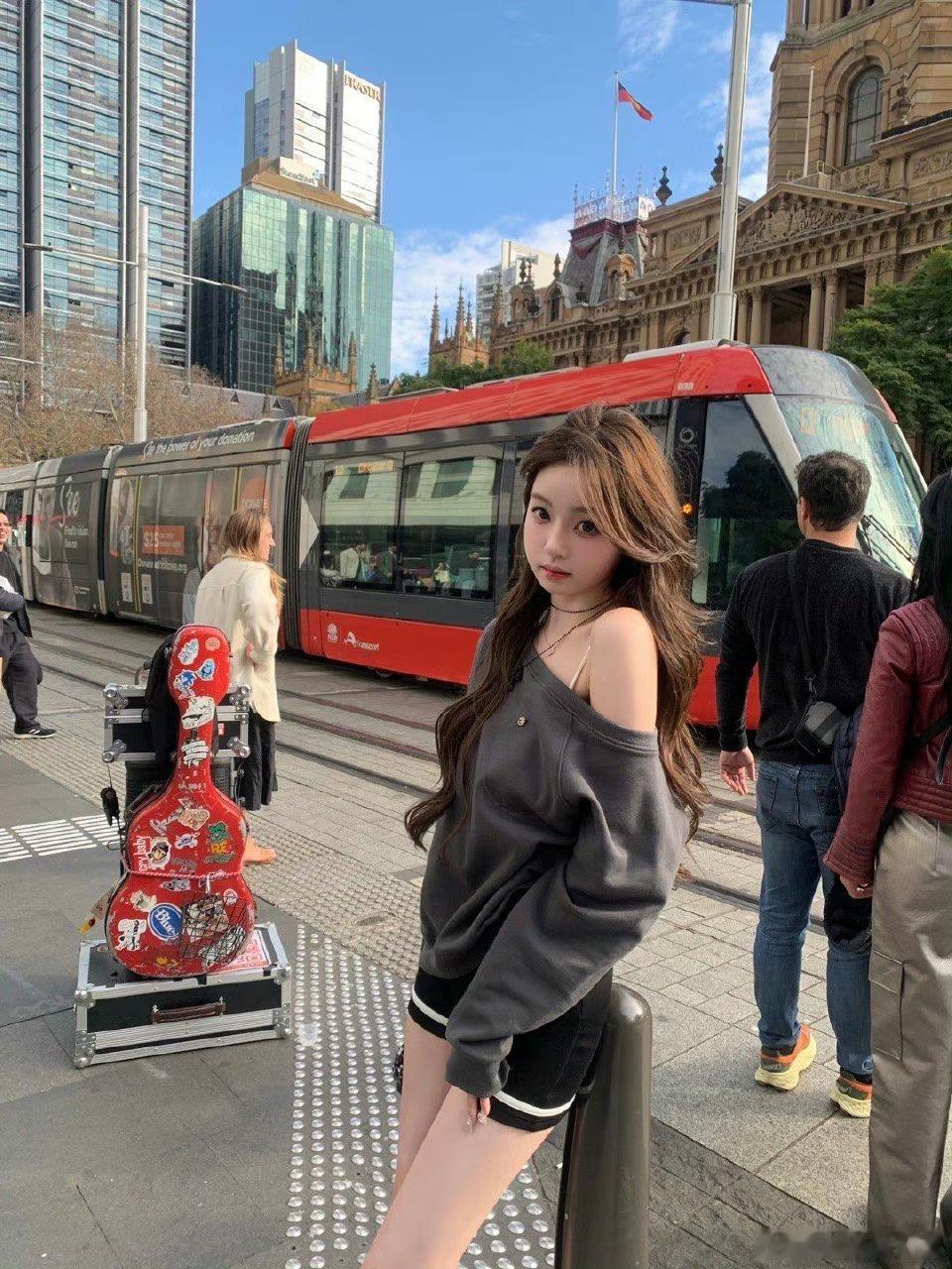 这是王思聪的女朋友懒懒嘛[666][666][666]不过怎么也穿上了赵露思的同