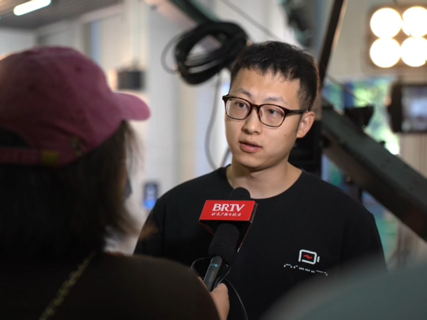 首个通过教师资格证考试的AI老师大模型数量不少，可敢真去考教 资的AI硬 件还真