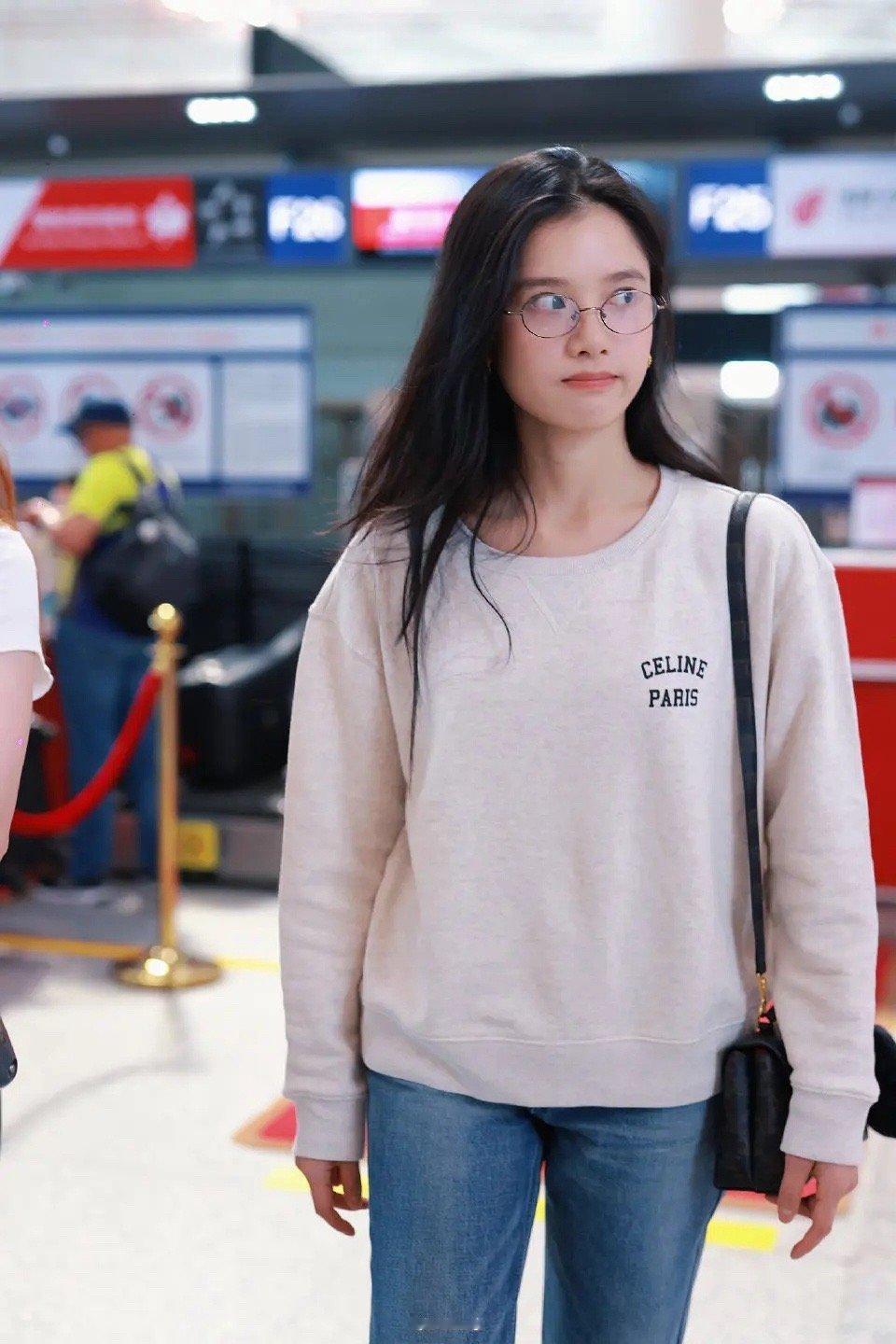 张婧仪不自诩公主吗？怎么没有抢到miumiu ​​​