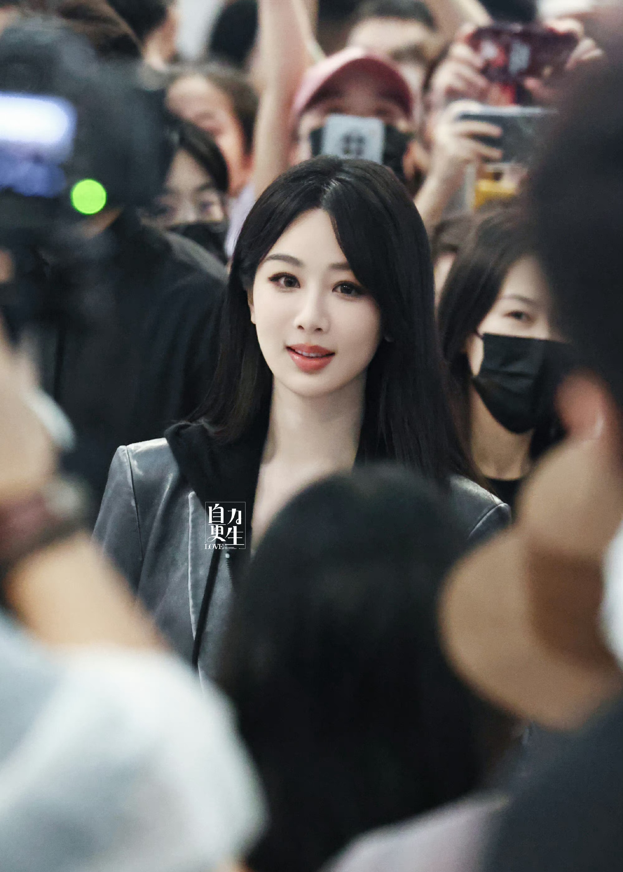 好美丽🤩#杨紫成都活动#  ！！！杨紫看镜头了！！！ ​​​