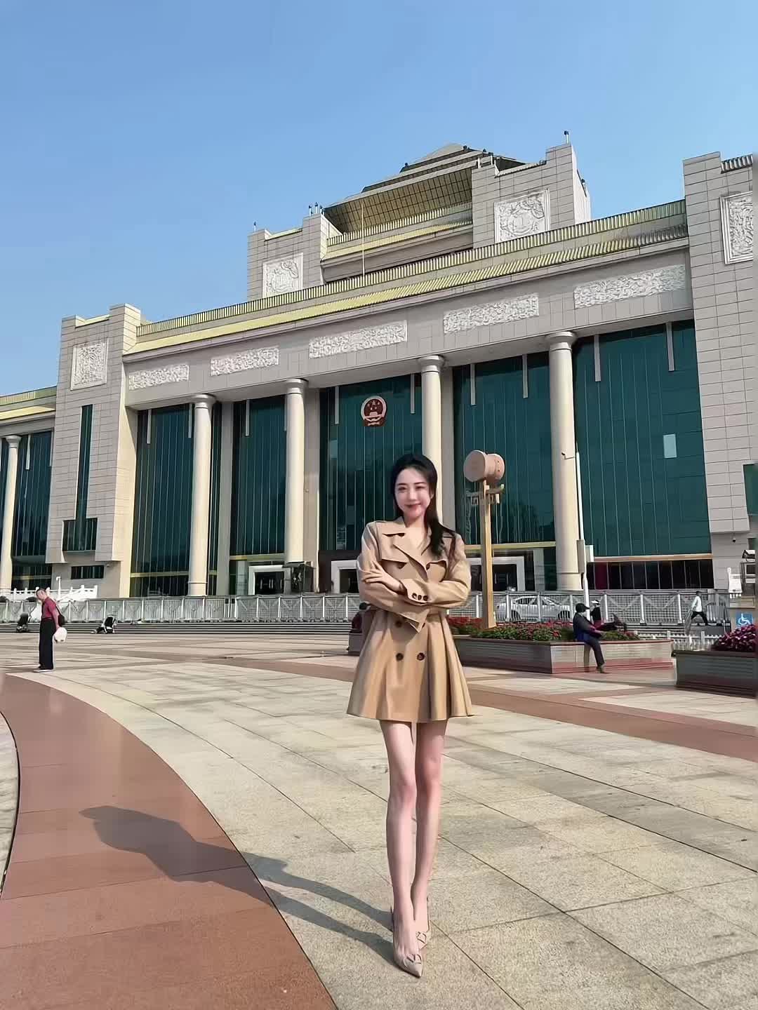 生在红旗下，长在春风里。