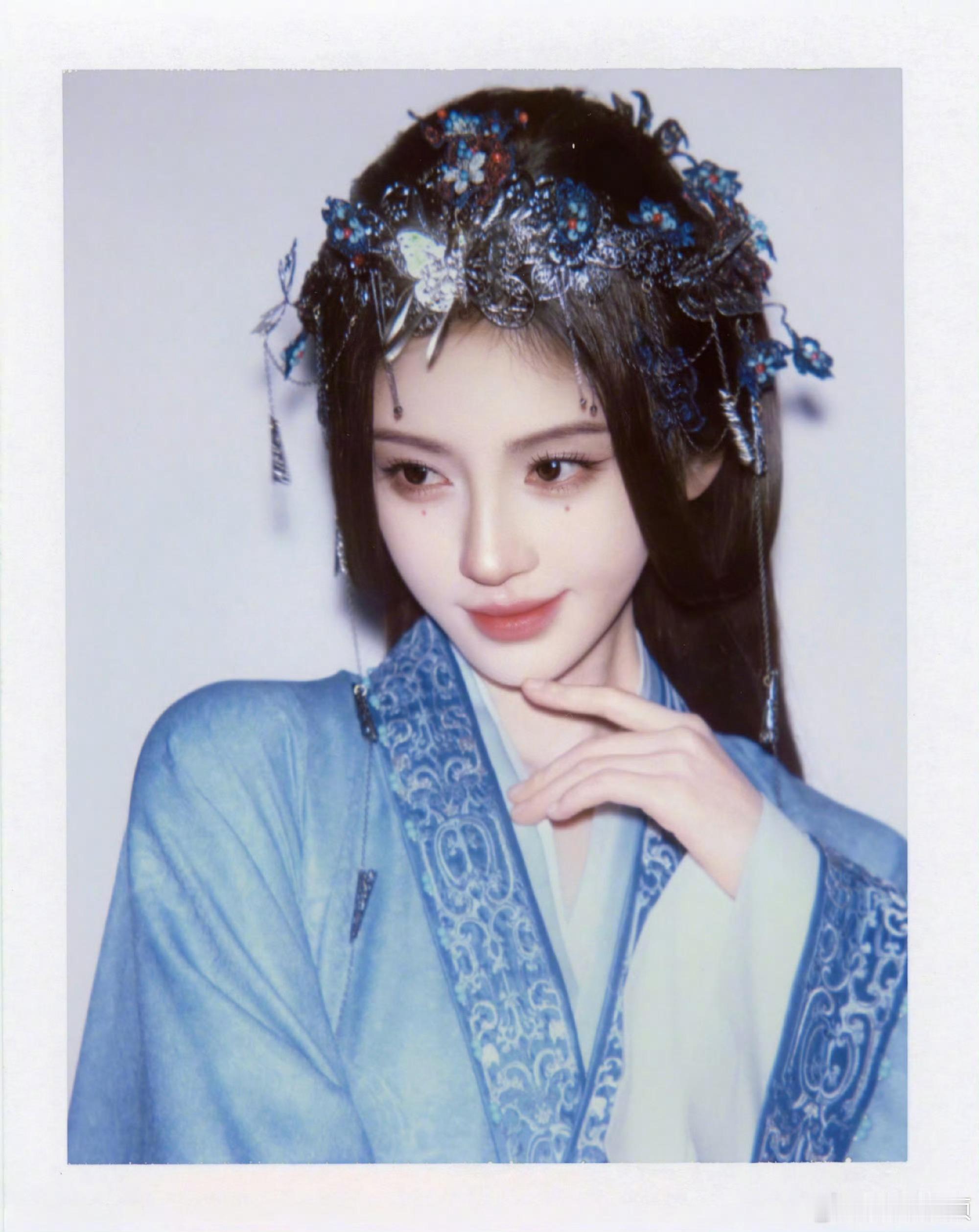 鞠婧祎苏绿夏撕拉片苏绿夏苏绿夏撕拉片简直美爆了[羞嗒嗒]每一张都是神图来的，好喜