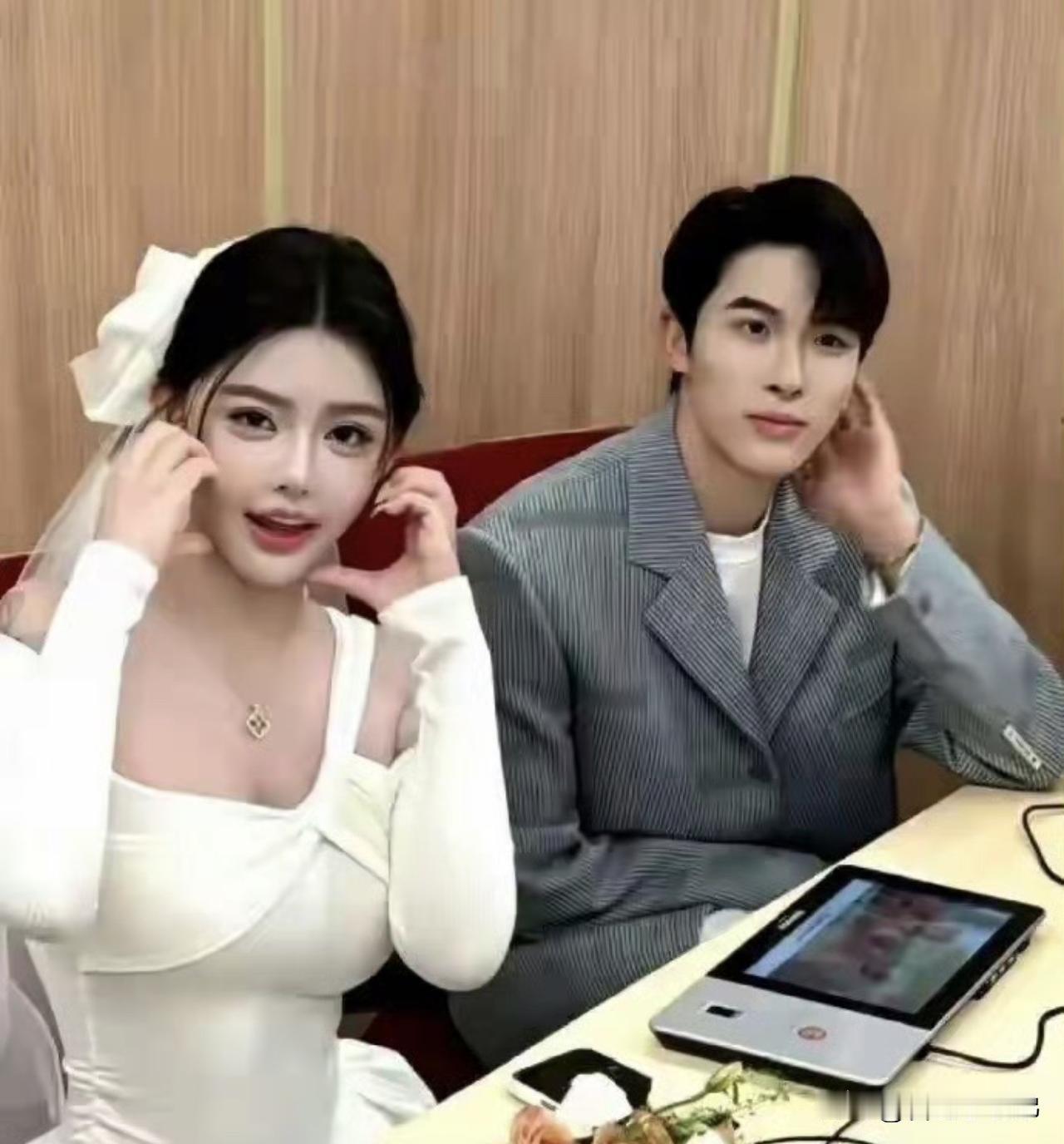 两人此前频繁靠着各种狗血闹剧霸占热搜，家长里短的争议话题一个接一个，不仅毫无营养