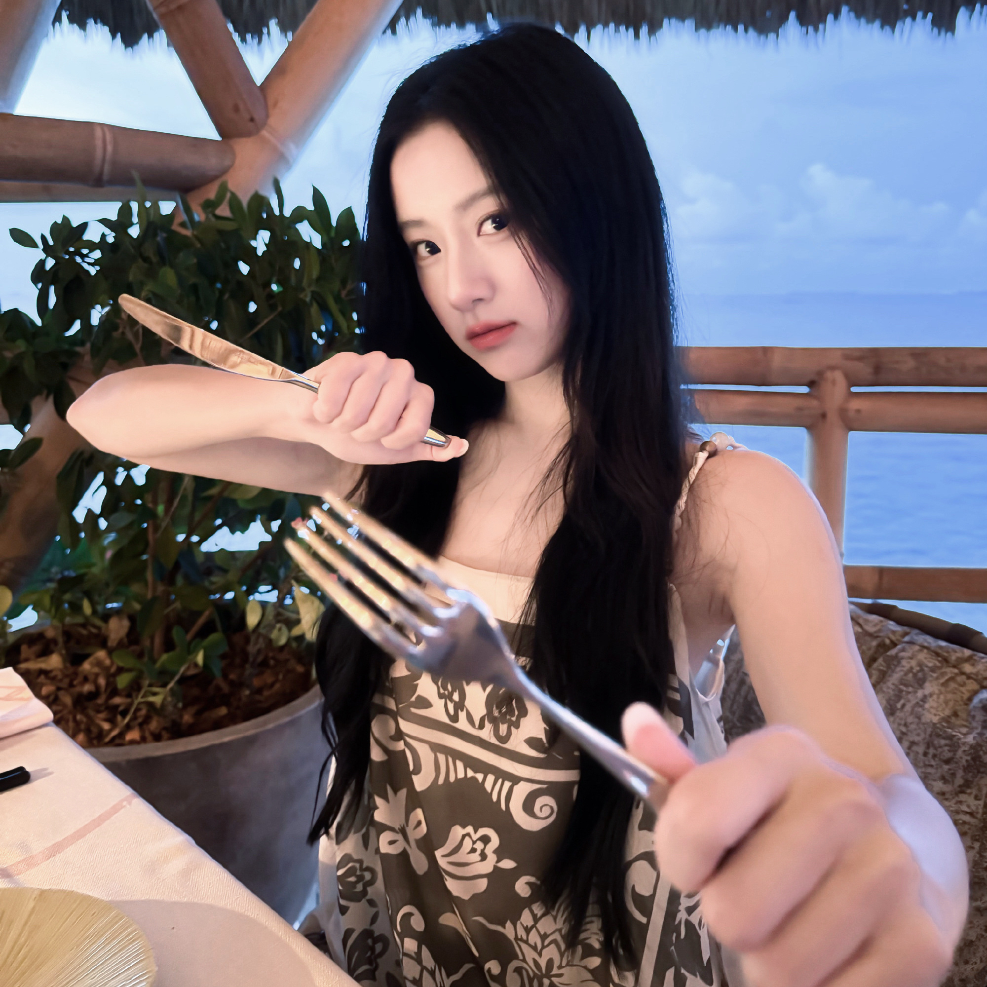 包上恩 💛包上恩周挽 💛包上恩炽夏当世界凉如荒岛 我们依然会是彼此的依靠^⌯