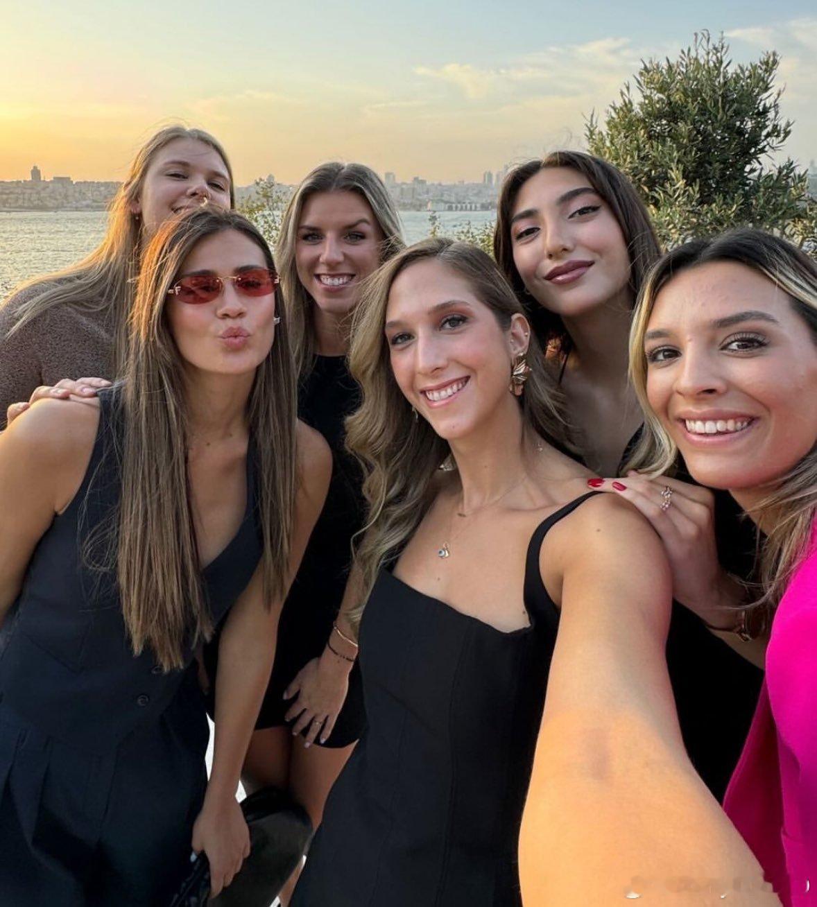 📸🇹🇷加拉塔萨雷#女排[超话]# ​​​