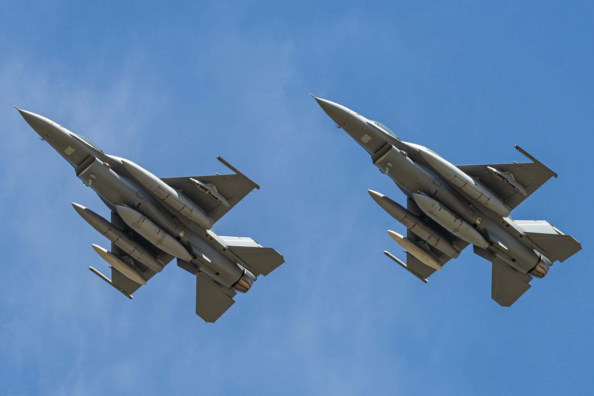 首批三架台湾地区空军F-16C Block 70单座机，编号为6722、6727