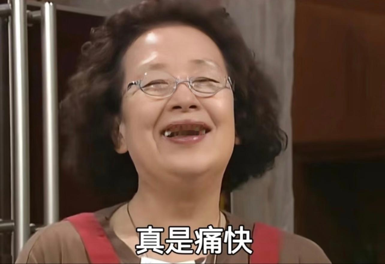 再看还是会觉得英雄联盟➕零跑汽车联合力挺很神圣 