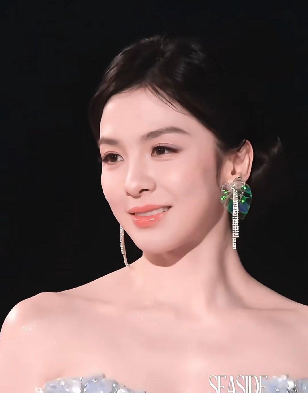 首席这绝美大宽肩，太有安全感了