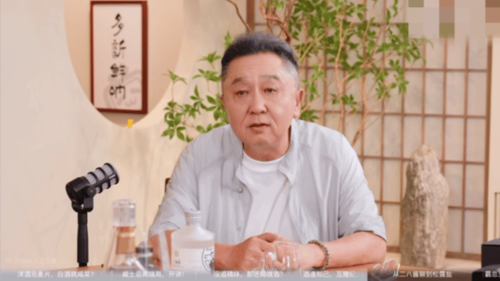 于谦回应网友说其做菜难吃不纠结味道好坏，享受下厨本身的乐趣，于谦分享家常小菜的视
