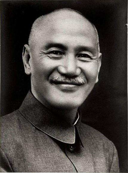 历史最糊涂的一次放弃是老蒋干的：琉球不要、是想让美军离得近些，想依仗美国力量自保