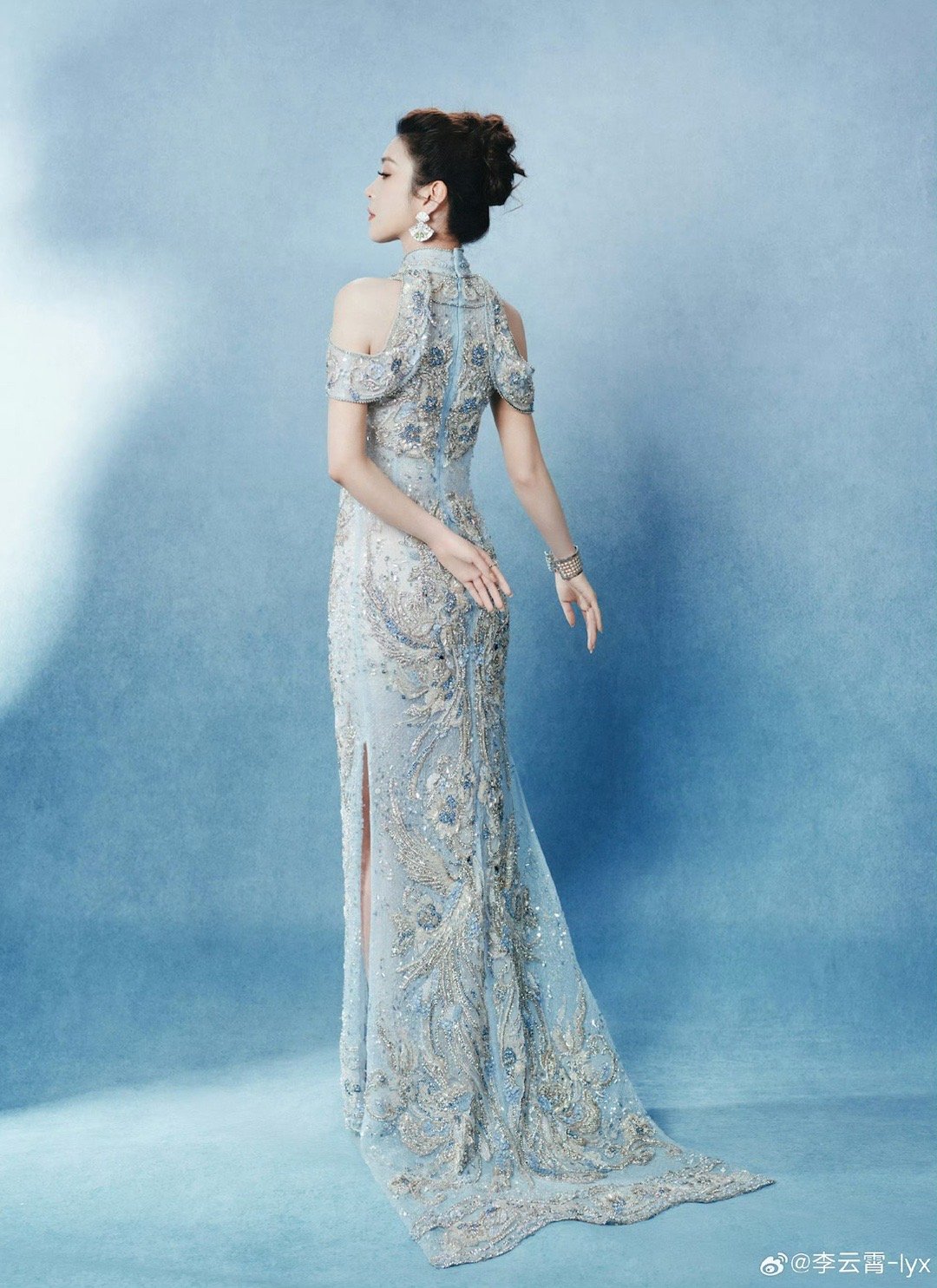 李云霄被镖人原作者夸出彩 李云霄让燕子娘有了温度，那种倔强里带着柔软的感觉特别抓