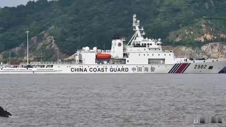 日本官房长官木原稔称中国海警两艘海警船进入琉球巡航执法侵犯日本主权。
其实这事发
