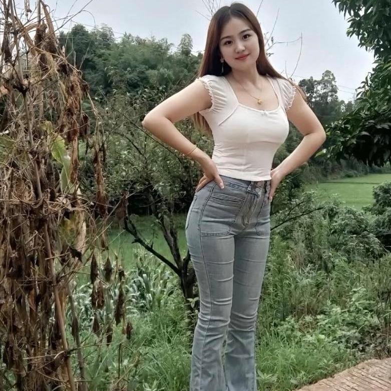大姑娘了#自然美才是真的美 #好不好看你们说了算 #穿出自信穿出美丽 #等待有缘