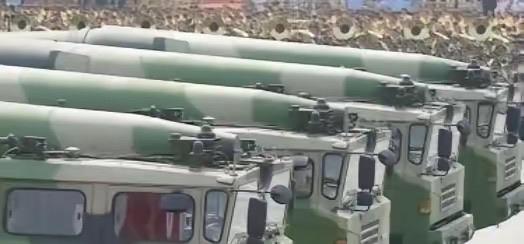 这下，美国完全可以放心了！中国的东风-41、东风21D导弹，以及歼-20战机都是