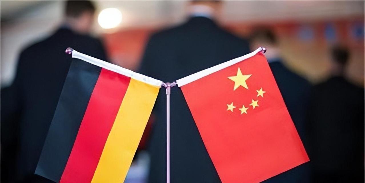 默克尔时期的德国可以说是对整个欧洲对华关系来说那是有举足轻重的关系。
但是这两届