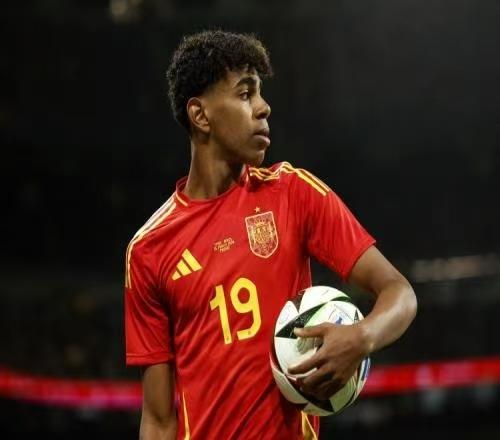 欧国联A联赛C组首轮，英格兰9月27日02:45坐镇温布利迎战西班牙。

近况上