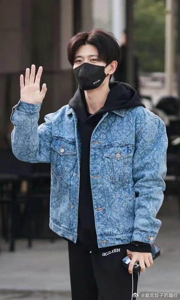 又到了睡前说晚安的时间今天也有在好好生活也有在好好想念你晚安任国超，好梦！ 