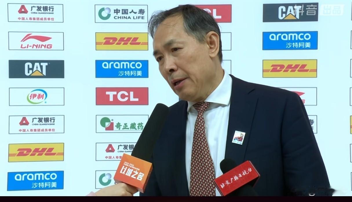 北京这阵容已经富到赵睿半场打卡，顶薪打垃圾时间，外援直接dnp的程度了。陈盈骏用