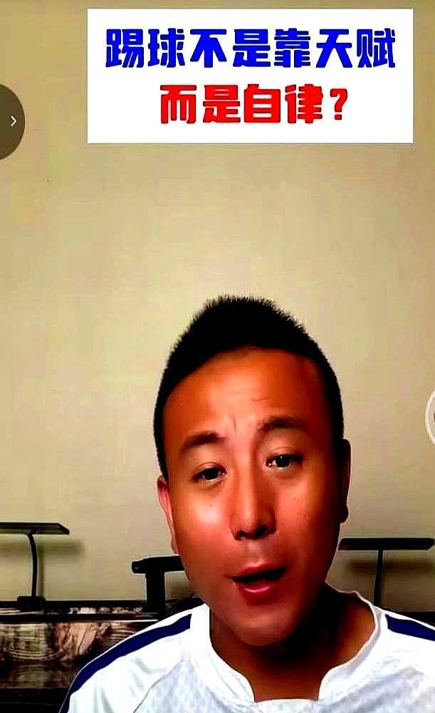 24岁C罗转会皇马前夜，和希尔顿在夜店亲到凌晨3点！
 
那天在洛杉矶MyHou