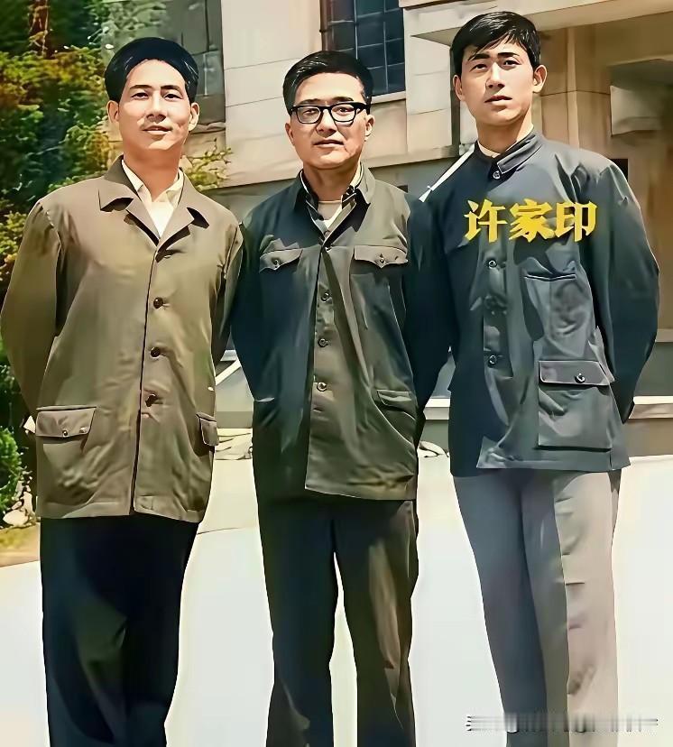 许家印在武钢一直干下去，还是劳模，不定会做到厂长。那个年代，大学生很吃香。