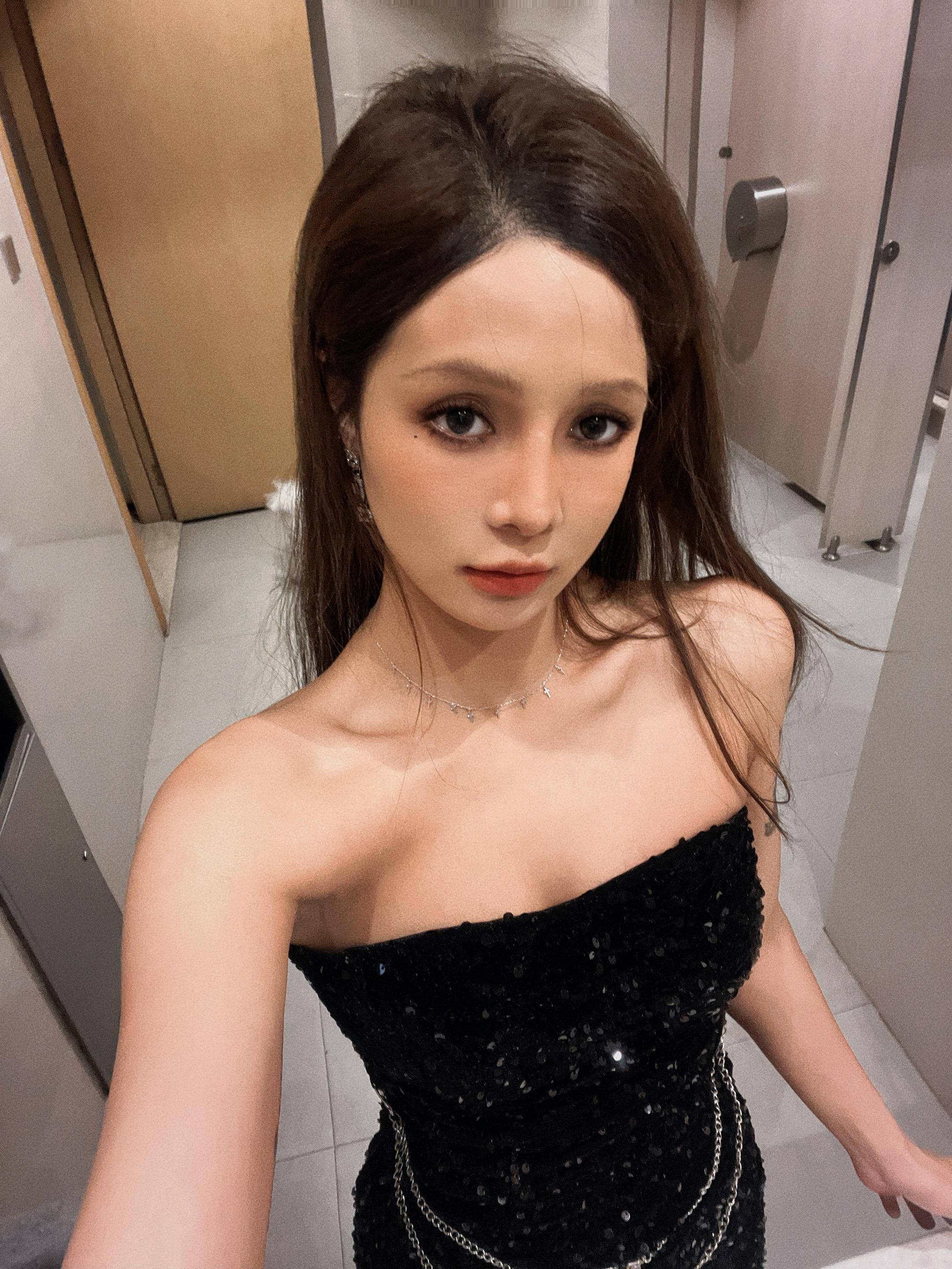 时间会磨平无数个难言的时刻 那些没说出口的话 就藏进岁月里吧