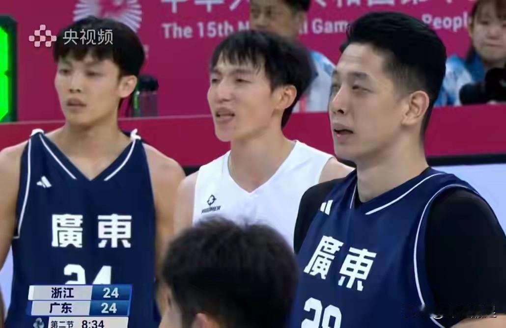 广东队今晚在决赛以101-65战胜浙江队，夺得全运会男篮冠军！
1.浙江队输在残