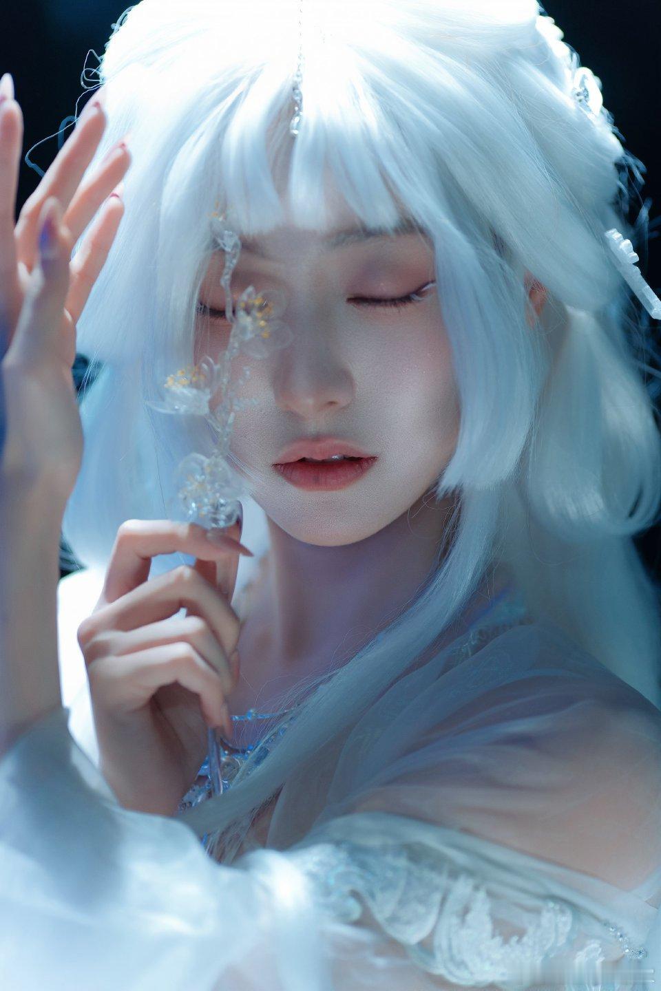 胡连馨雪国仙女写真 纯洁的像精灵一样爱了 