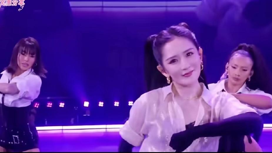 张杰澳门演唱会，谢娜惊喜助阵，这波“夫唱妇随”甜度超标！
 
杰哥澳门演唱会的惊