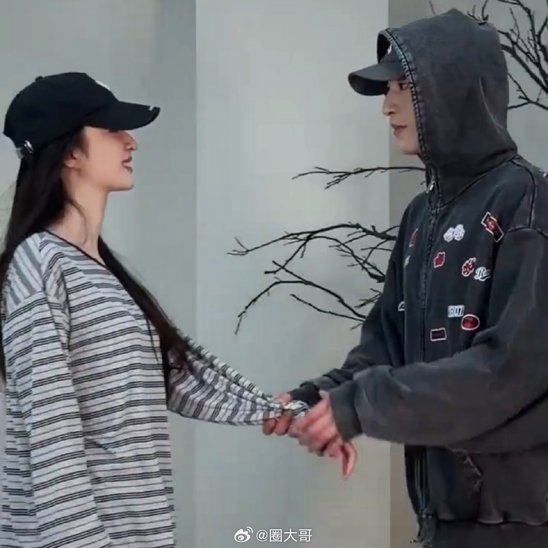 王楚然辛云来首个共创王楚然、辛云来主演的电视剧《明月录》官宣杀青后，首个共创视频