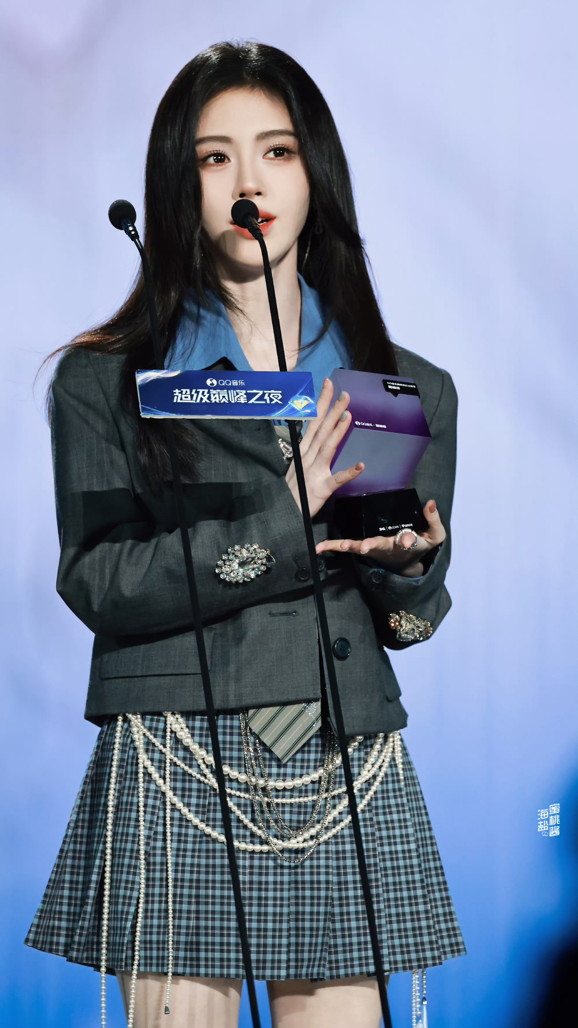 jjy鞠婧祎jjy鞠婧祎苏绿夏“晚风带着你的笑懵懵懂懂 有万分之一的心动在你的瞳