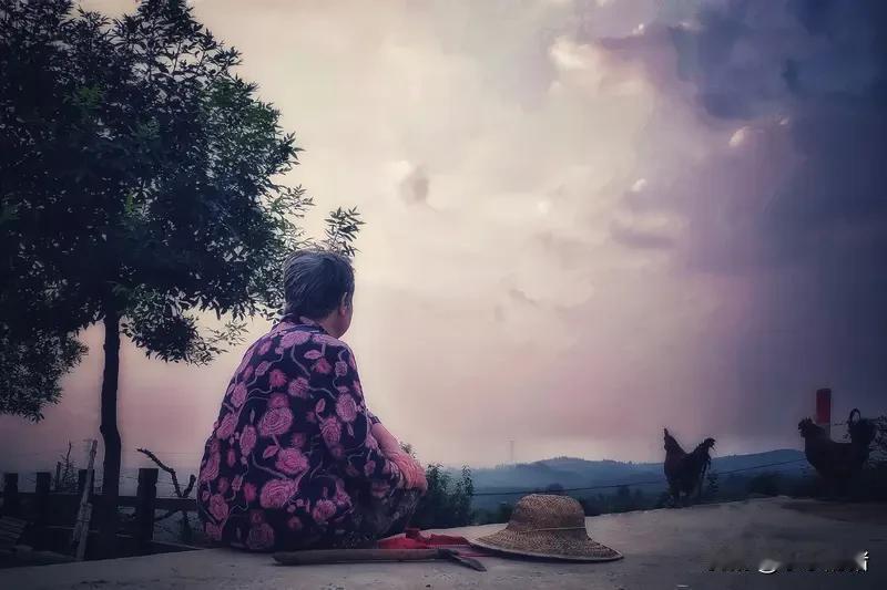 我外爷爷是1969年去世的，我姥娘是2000年去世的，中间隔了31年。如果真有轮