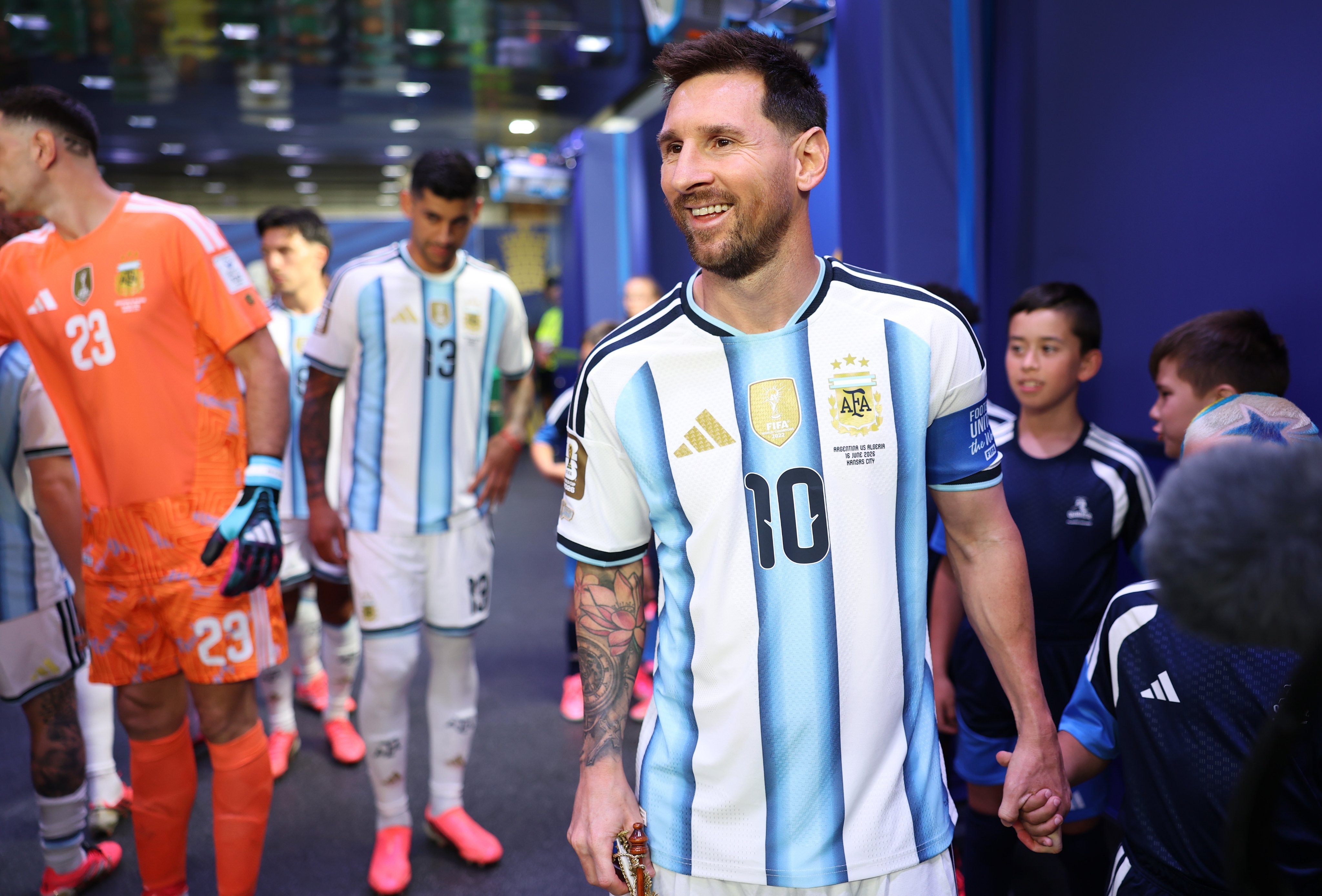 🎙 Lionel Messi：“那是一些很艰难的日子，情绪正是因此而来。我感谢