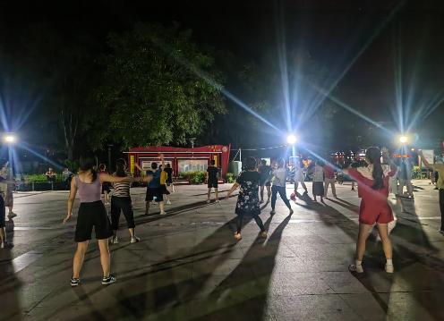广场舞大妈的天塌了。2026年8月15日《中华人民共和国生态环境法典》正式实施，
