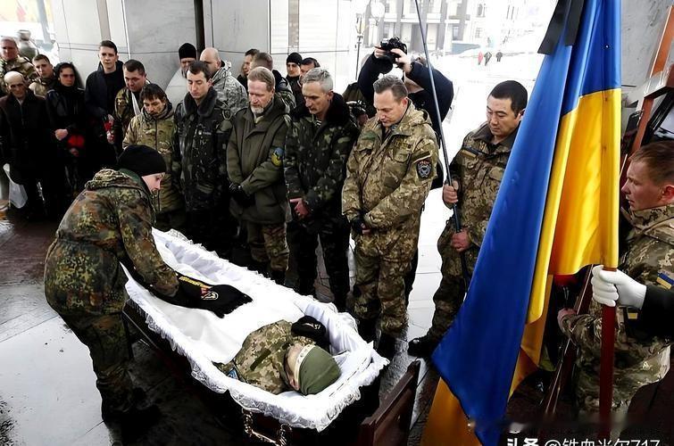 大家心里一直有个疑问：乌克兰人打没了，国打破了，为什么死活不投降？说白了就两个核