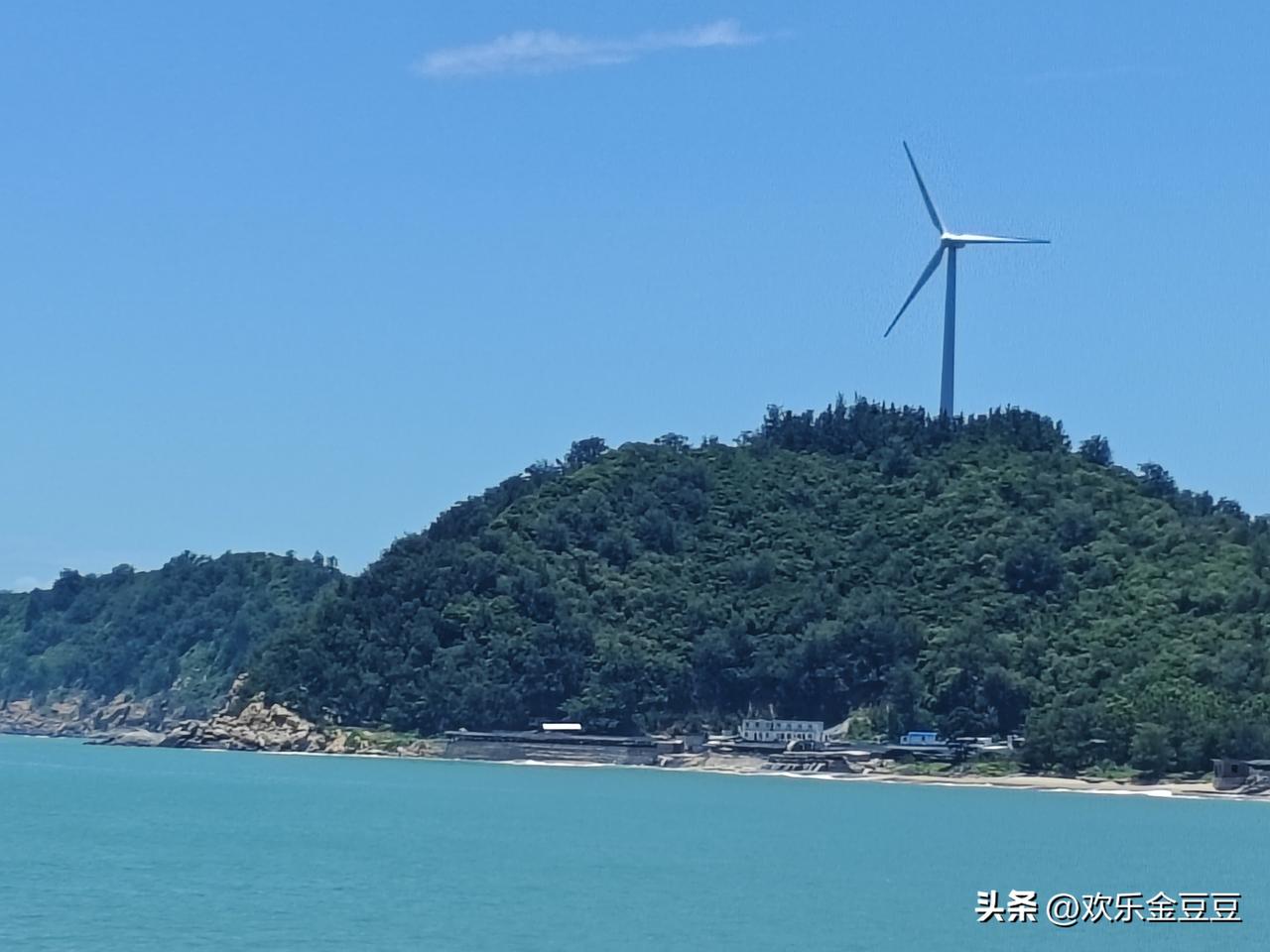 2025年11月9日，当北方的朋友们已经裹上羽绒服、蹬上棉鞋棉裤，在寒风里呵出白