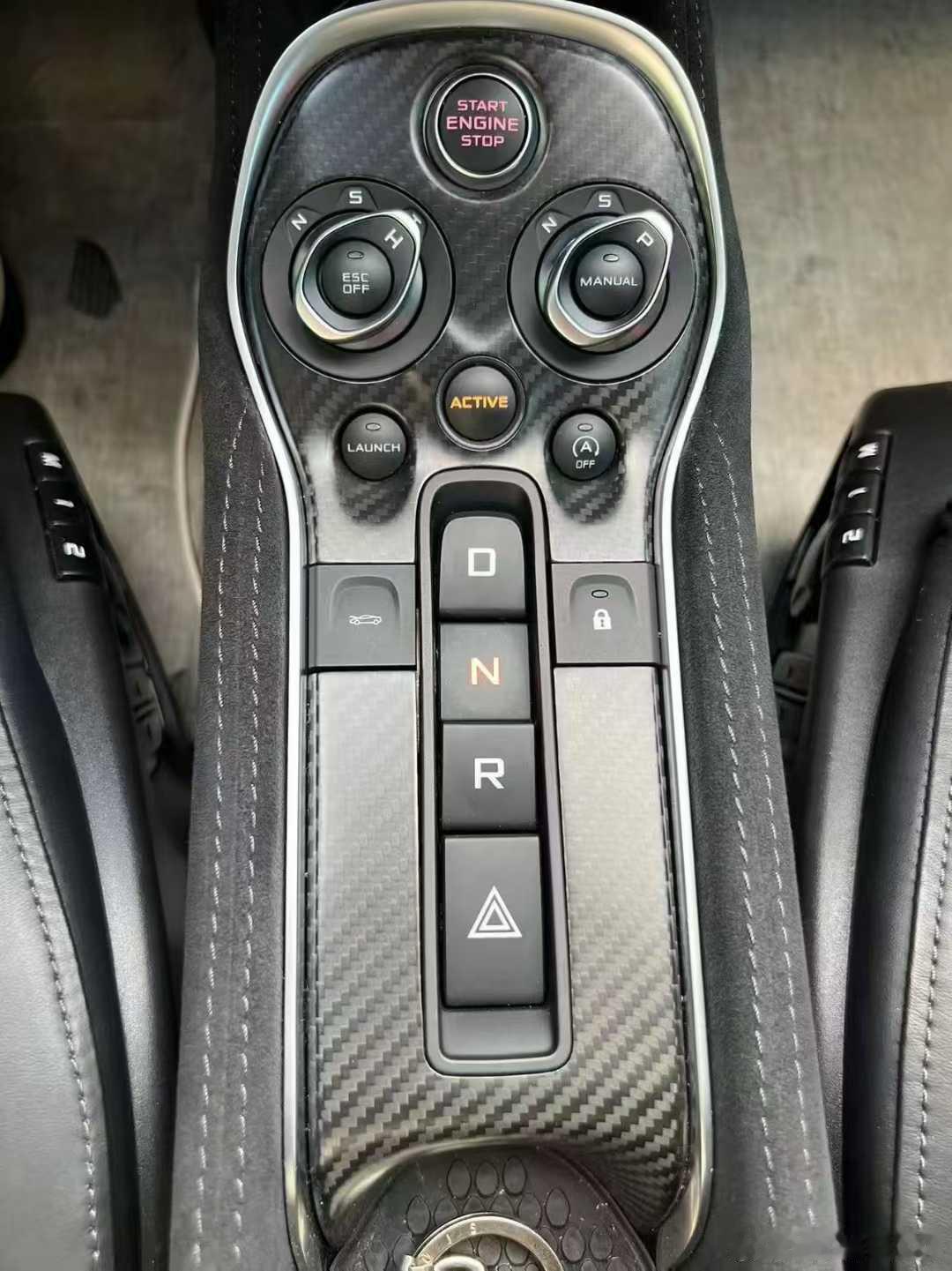 迈凯伦 600LT硬顶， 特殊配色与配置，19年落户、8000多公里，带宝华韦健