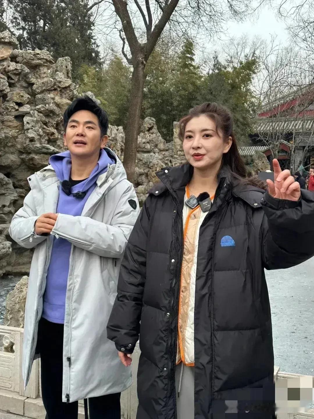 #天南地北大拜年# 一起领红包>张晓龙是吃了防腐剂吗？他五十岁了，看起来比40的