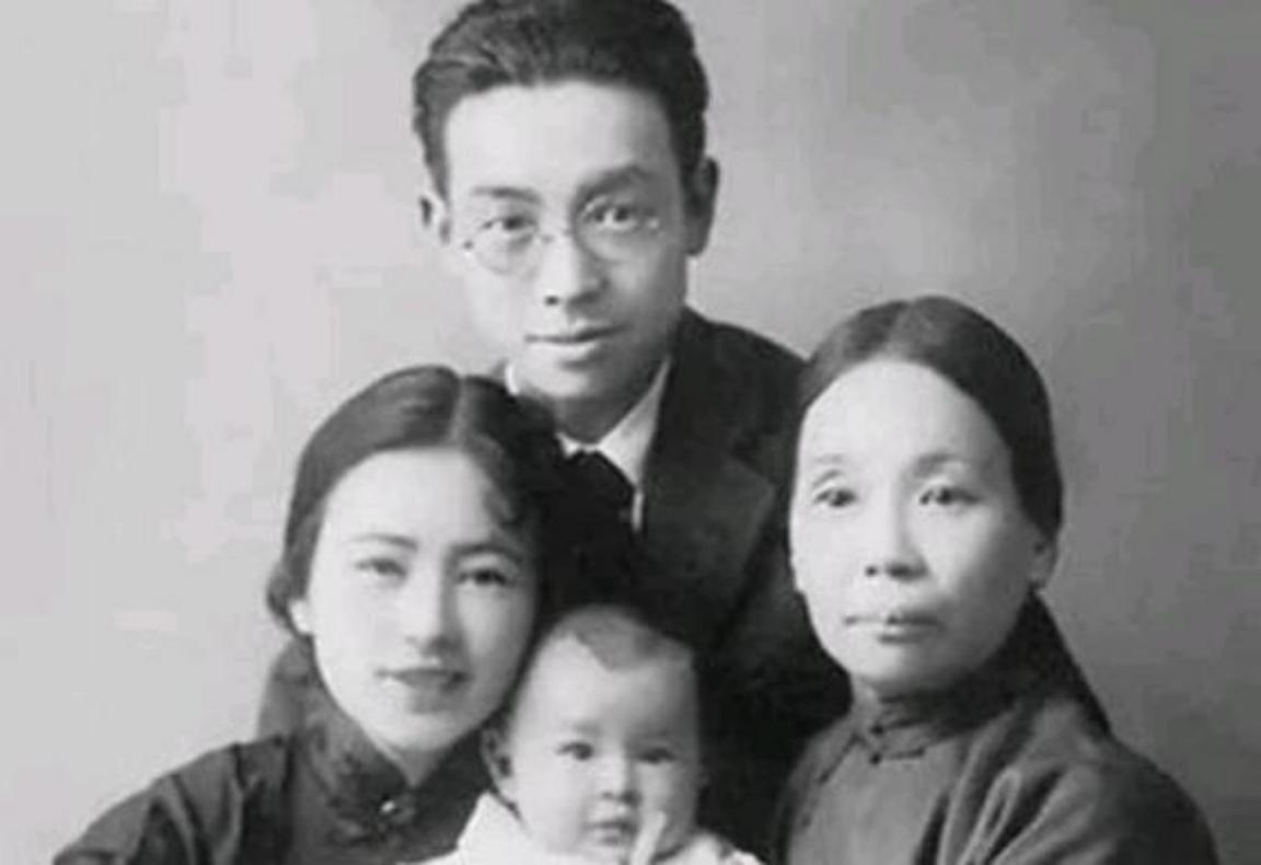 1903年，30岁梁启超和17岁王桂荃行房，两人大汗淋漓，次日梁启超却说：“我提