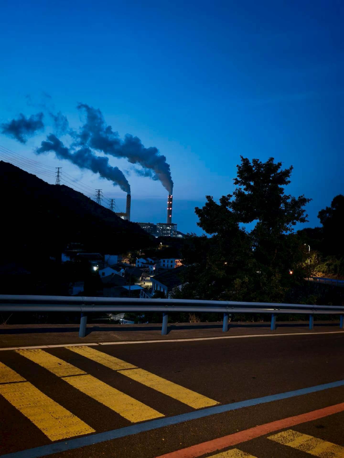 生活手记 一半是山，一半是海。风车、礁石、海浪、灯塔，所有关于自由的想象都在这里