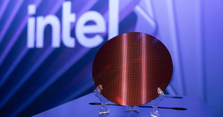 英特爾確認成熟制程產能緊張 AI PC出貨目標維持不變